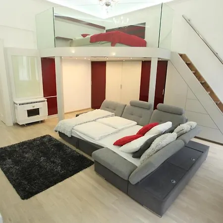 Superior Loft At Basilica Apartament *